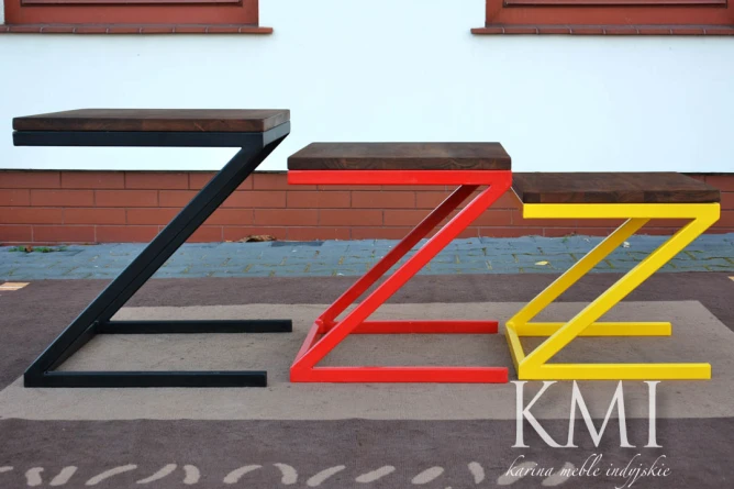 meble kolonialne - trzy stolików z akacji indyjski