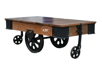meble vintage | loftowy stolik na metalowych kołach