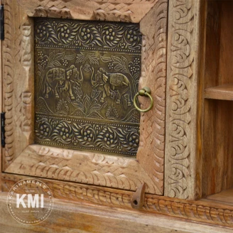 zblizenie na metalowe okucia i slonie szafka rtv drewniana meble orientalne