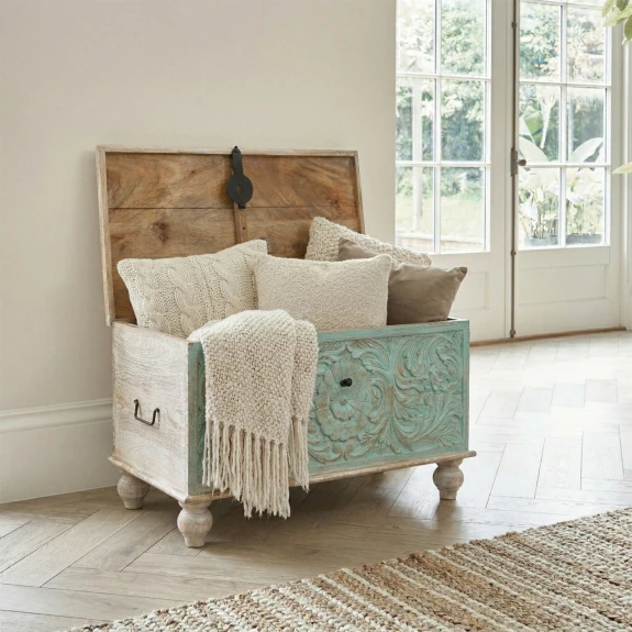 meble orientalne skrzynia drewniana rzeźbiona z drewna mango turkusowy front z góry