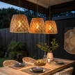 lampa drewniana wisząca ażurowa 40cm z litego drewna mango naturalny aranzaca w ogrodzie