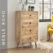 meble boho komoda drewniana 60cm mango 4 szuflady wysokie nóżki w jasnym skandynawskim salonie