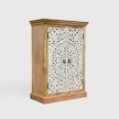 komoda indyjska dwudrzwiowa rzeźbiony front rozeta mandala biała farba shabby chic naturalne mango skos