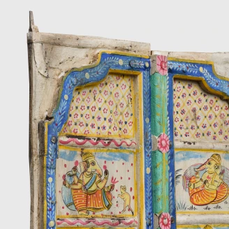 zbliżenie na ręcznie malowany panel górny bóstwo ganesha z myszką tradycyjne malarstwo indyjskie na żółtym tle