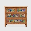 komoda boho nomada 88 cm z litego drewna mango kolorowe ceramiczne kafelki 4 szuflady na wprost naturalny kolor