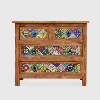 komoda boho nomada 88 cm z litego drewna mango kolorowe ceramiczne kafelki 4 szuflady na wprost naturalny kolor