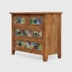 meble boho komoda drewniana z czterema szufladami wykończona mozaiką ceramiczną profil z lewej strony