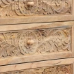 detal misternych rzezbien na frontach szuflad komody meble boho