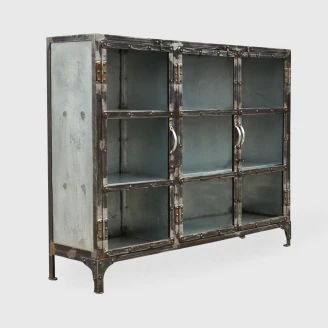 metalowa witryna loft widok pod kątem z prawej strony postarzana meble industrialne do jadalni