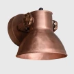 kinkiet industrialny copper z metalowym kloszem i drewniana podstawa