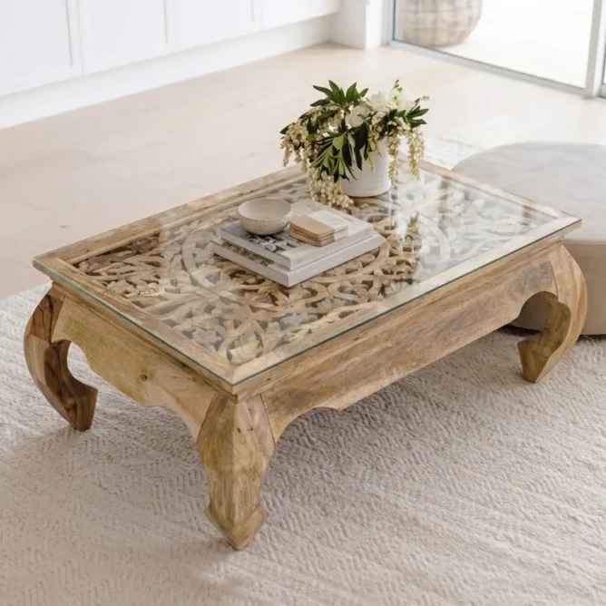 orientalny stolik opium naturalny w jasnym salonie