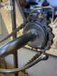 lampa loftawa z łańcuchem rowerowym