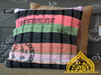 Kolorowa Poszewka Boho – Dekoracyjna Ozdoba Poduszki
