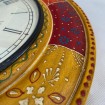 Ręcznie malowana rama zegara – detale kolorów i faktury