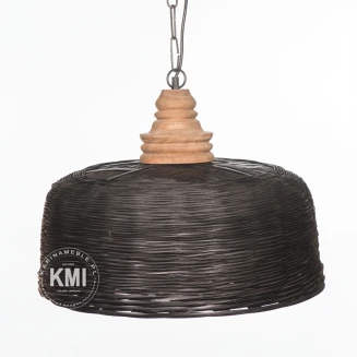 Czarna lampa rattanowa boho – loftowa, elegancka