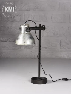 Lampa na biurko – industrialna, loftowa i stylowa