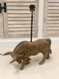 Lampa Drewniana Stojąca BULL | Rzeźba Byka z Litego Drewna Mango