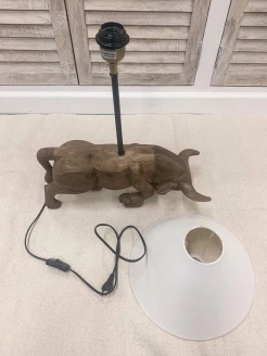 lampa bez abażura z litego drewna mango rzeźbione ręcznie w kształcie byka
