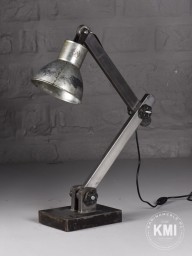 Metalowa lampa biurkowa industrialna czarna – Karina Meble