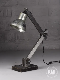 Metalowa lampa biurkowa industrialna czarna – Karina Meble