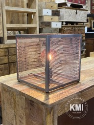 mała lampa loftowa na komodę szafkę metalowa siatka szara