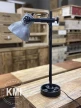 Biurkowa lampa metalowa - widok z boku