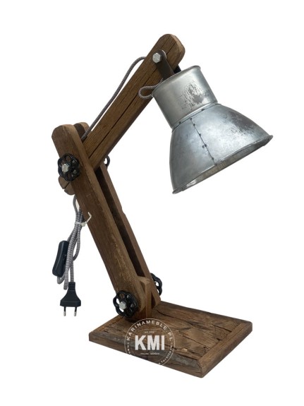 oświetlenie industrialne lampa biurkowa ze starego drewna i metalu
