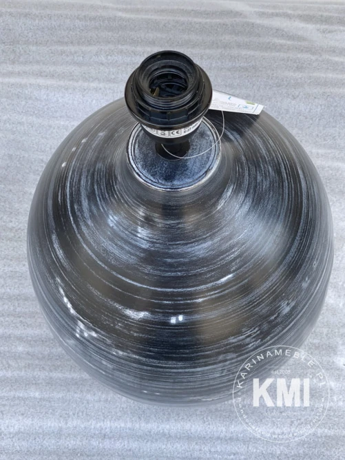 Postarzana lampa stołowa – widok z góry