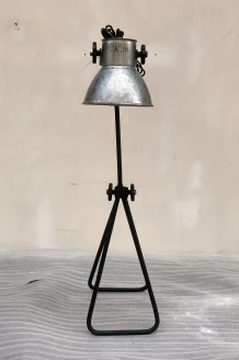 Podstawa lampy w stylu industrialnym – stabilna i elegancka