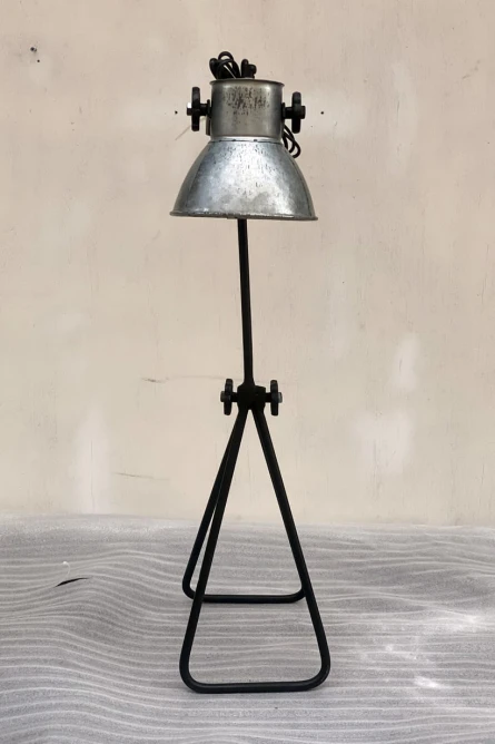 Podstawa lampy w stylu industrialnym – stabilna i elegancka