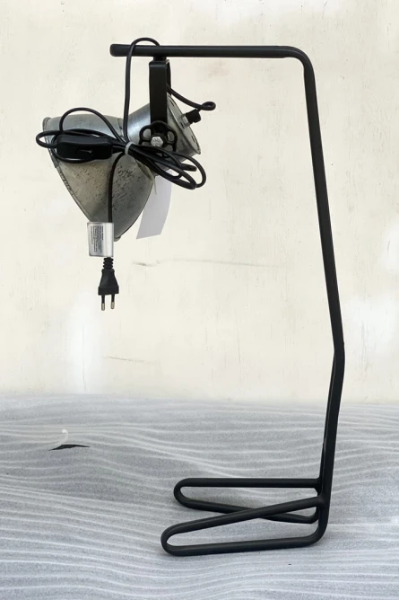 loftowa lampa biurkowa metalowa