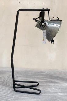 lampa na biurko metalowa- styl loftowy