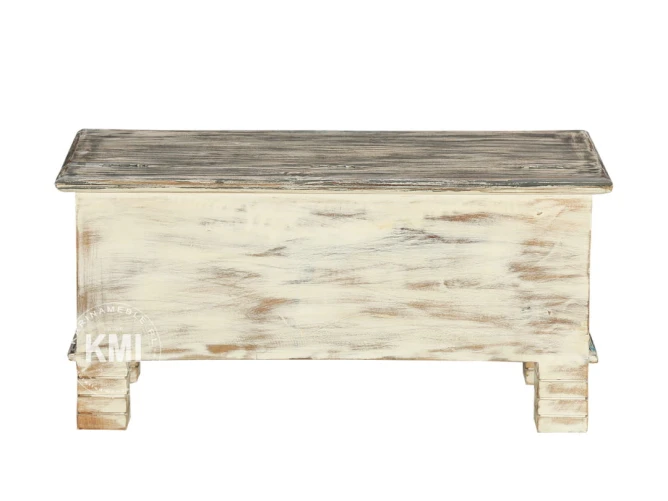 Kolorowa malowana skrzynia orientalna – meble boho i vintage