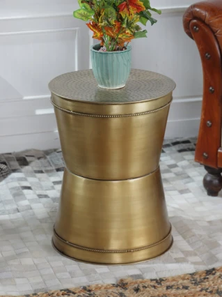 Złoty stolik pomocnik metalowy – styl vintage, meble industrialne