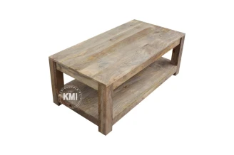 Minimalistyczny stolik z półką – widok boczny
