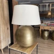 Designerska lampa stojąca loft – kula średnia