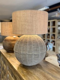 Duża kula jutowa lampa stołowa XL – styl boho, naturalne meble
