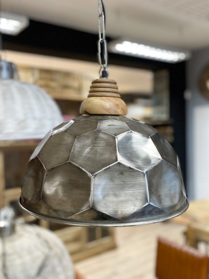 Metalowa lampa loftowa – widok z przodu