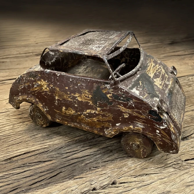 meble vintage metalowy model samochodu postarzany loftowy