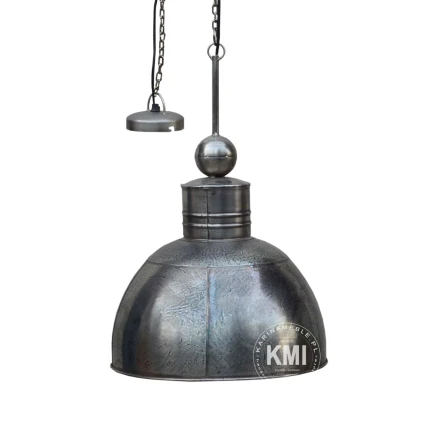 Metalowa lampa loftowa – industrialny design oświetlenia