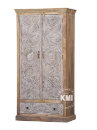 meble drewniane rzeźbiona szafa z drążkiem na wieszaki bielona