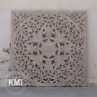 Drewniany panel indyjski 105x105 cm – ręcznie rzeźbiony, bielony, styl boho i orientalny, idealny do salonu, sypialni i jadalni