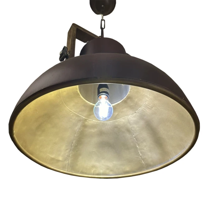 lampa industrialna z drewnianym uchwytem metalowa postarzana