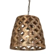 lampa drewniana z litego mango z ażurowym kloszem na metalowym lancuchu widok z przodu