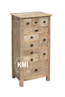 meble industrialne | mała vintage'owa komoda z jasnego drewna