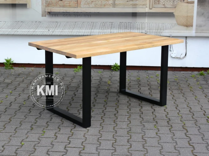 drewniany stół industrialny przed rozłożeniem 150 cm naturalne jasne drewno i stabilna czarna podstawa