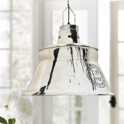 Lampa loftowa metalowa biała – nowoczesne oświetlenie industrialne