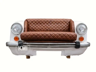 Metalowa sofa loftowa Ambasador w białym pikowanym wykończeniu – elegancki mebel industrialny do nowoczesnych wnętrz.