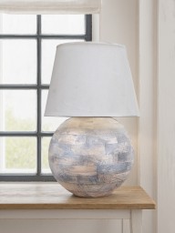 Drewniana Lampa Kula Bielona – Baza w Stylu Vintage i Rustykalnym