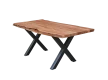 drewniany stół na metalowych nogach